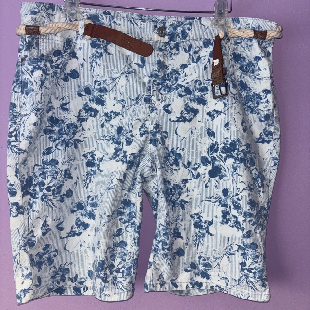Gloria Vanderbilt Blue Floral Women's Bermudas